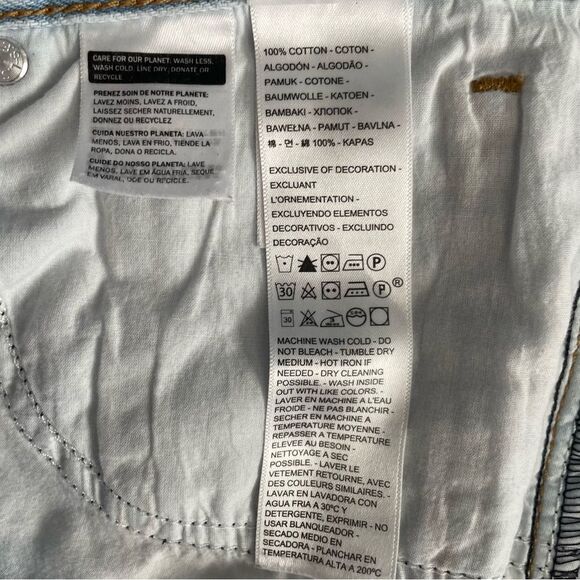 Levi's High-Waisted Straight Jeans Light Wash Size 30x29 - Picture 13 of 14